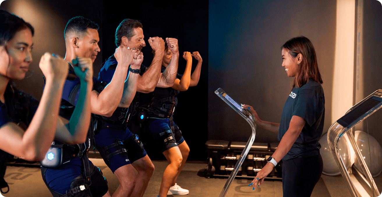 Group of people exercising at BODY20